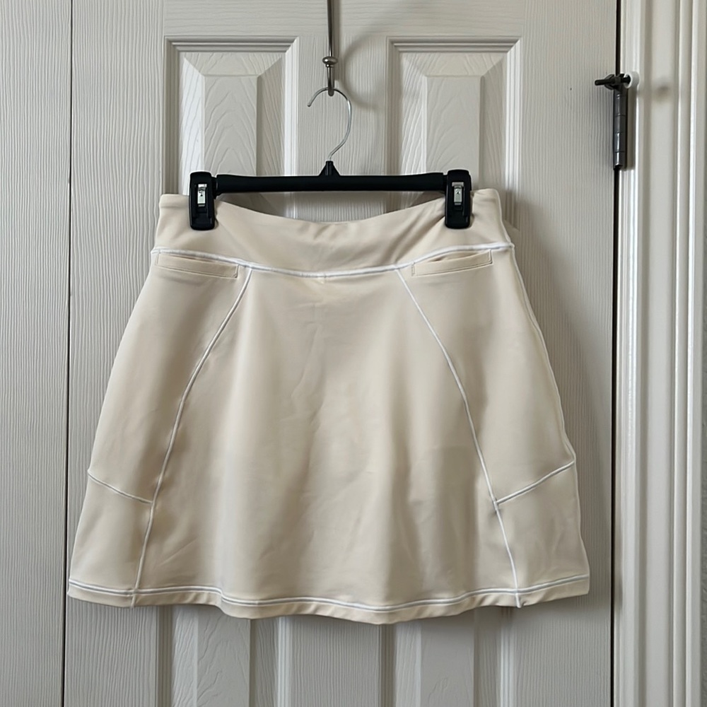 Women’s golf skort